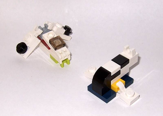 Illustration for article titled Using Hundreds of LEGO Star Wars Mini-Spaceships to Create Huge Battles